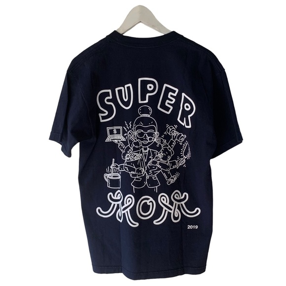 Super Mom T Shirt Navy Blue Sz Medium Short Sleeve Crew Neck Cotton Casual USA - Picture 1 of 7